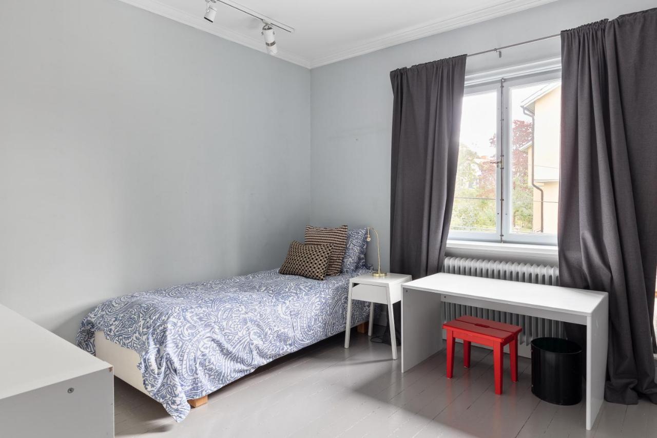 Fantastic 4 Bedroom Home In Bromma With Everything Стокгольм Екстер'єр фото