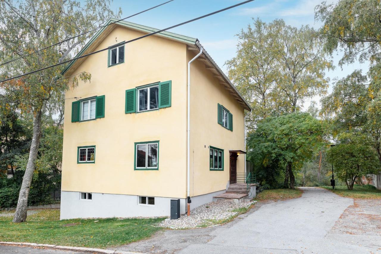 Fantastic 4 Bedroom Home In Bromma With Everything Стокгольм Екстер'єр фото