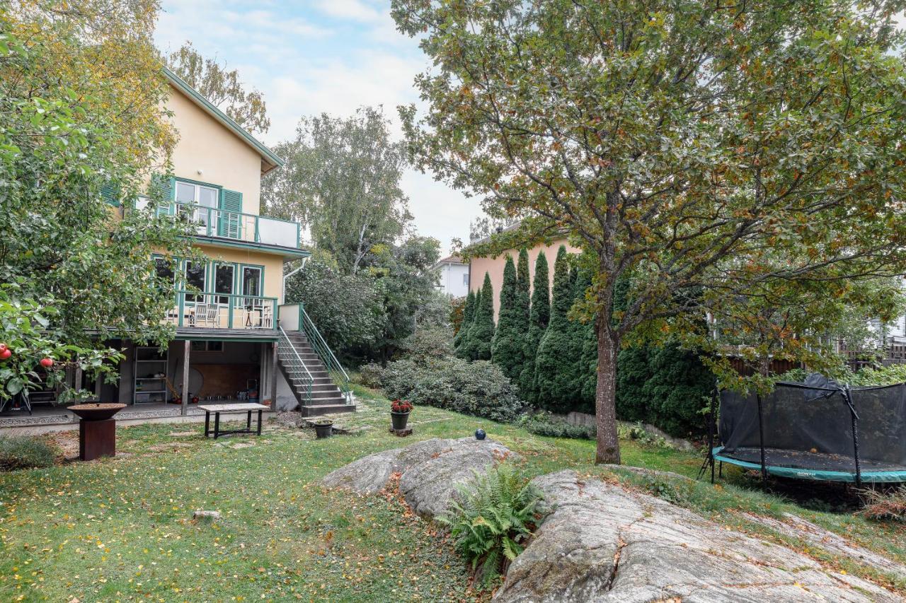 Fantastic 4 Bedroom Home In Bromma With Everything Стокгольм Екстер'єр фото