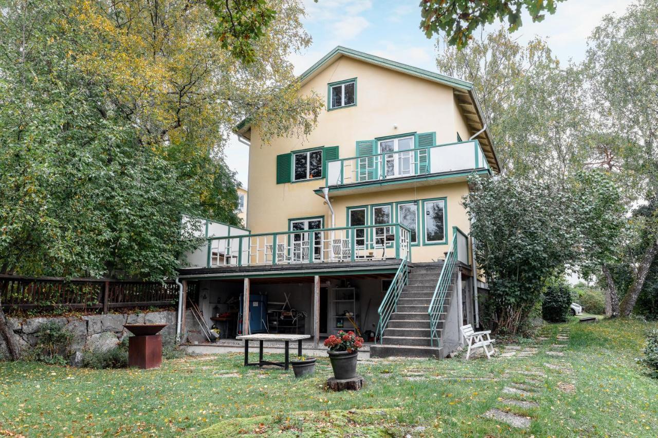 Fantastic 4 Bedroom Home In Bromma With Everything Стокгольм Екстер'єр фото